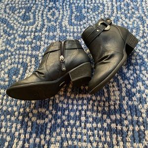 Black Dr.Scholl’d Heeled boot